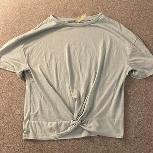 5/$15- Women’s t-shirt size small